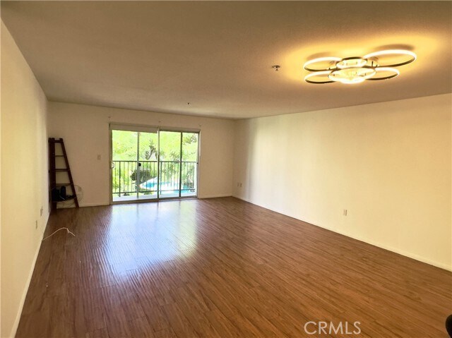Foto del edificio - 4501 Cedros Ave
