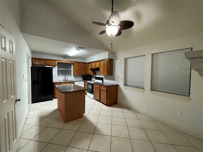 Foto del edificio - 22310 Rangeview Dr