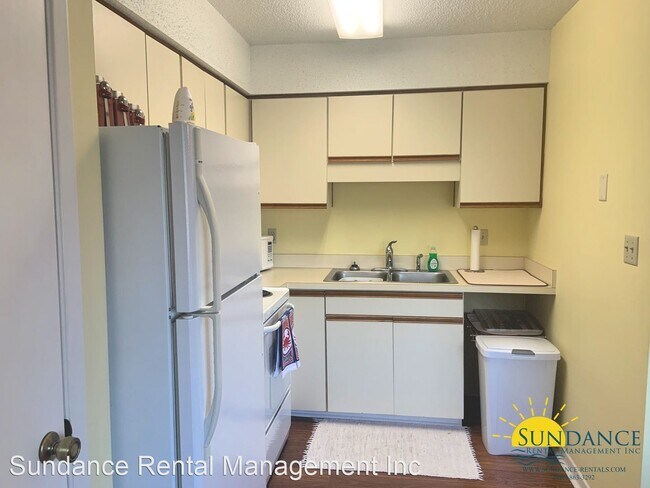 Foto del edificio - 1 br, 1 bath House - 7 Birch Street #201