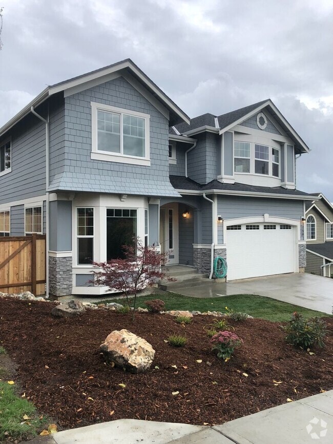Building Photo - 156 Oakesdale Ave SW