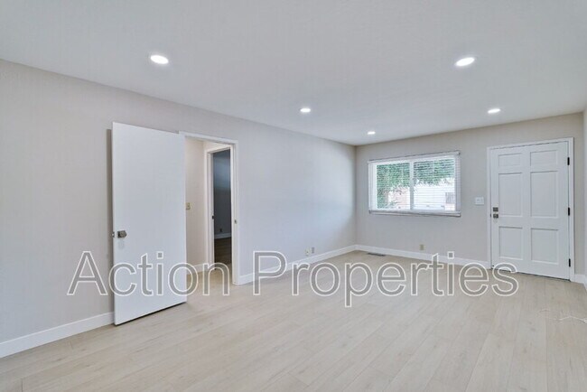 Foto del edificio - 457 Carneros Ave