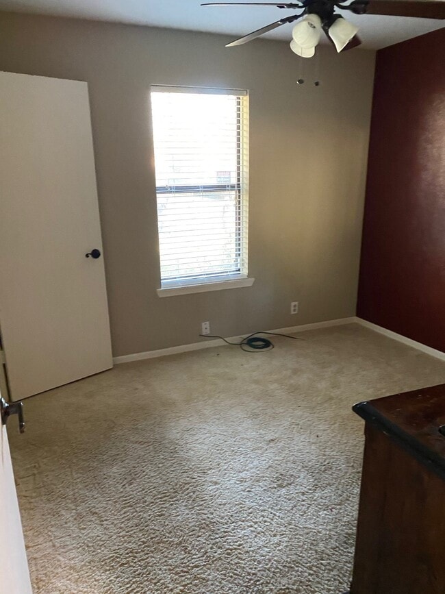 Building Photo - 232 Olen St