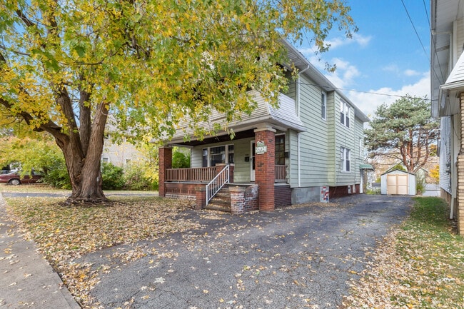 Foto del edificio - 2704 Natchez Ave