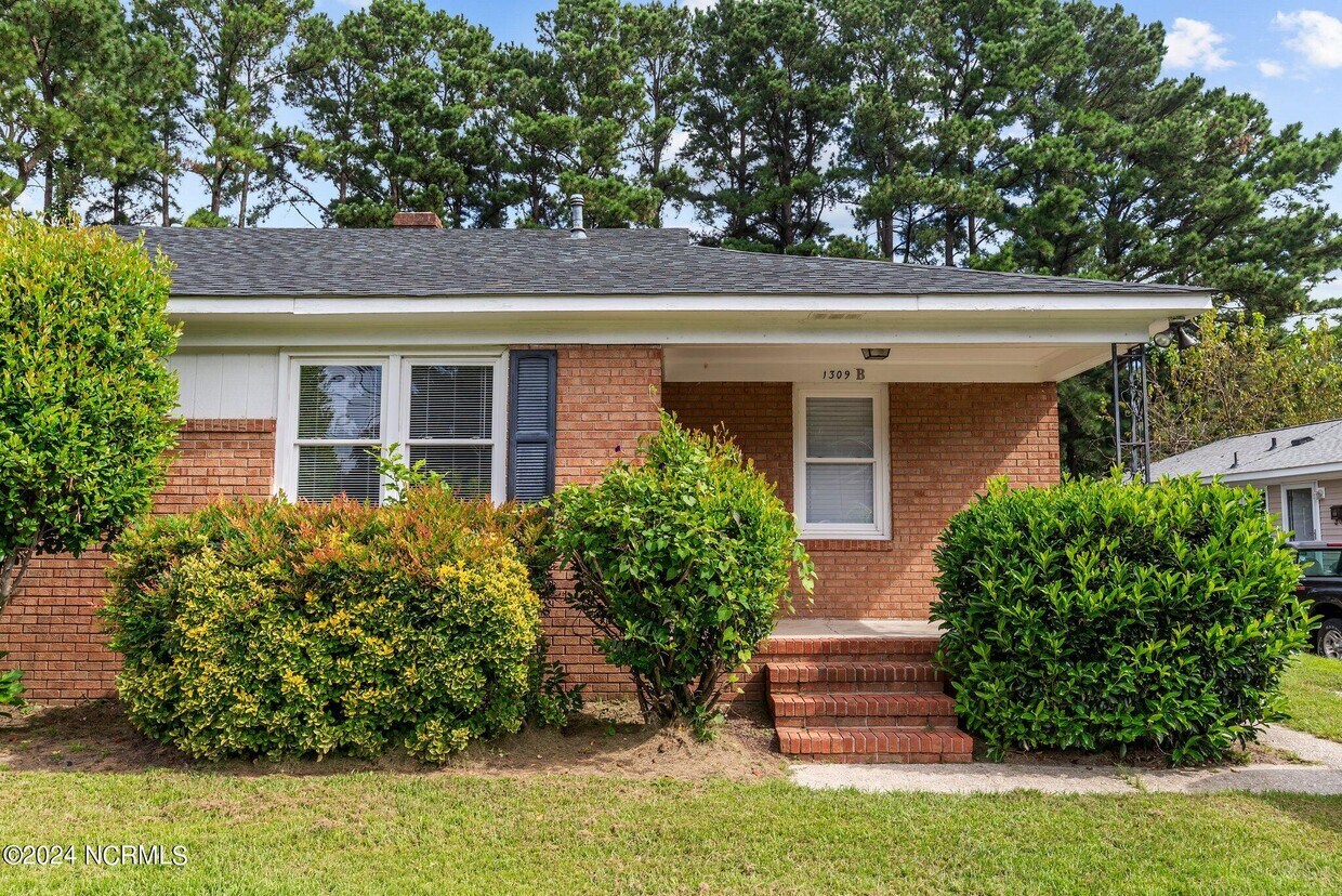 Primary Photo - 1309 Willow St