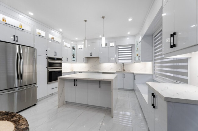 Building Photo - 8093 Brookside Dr