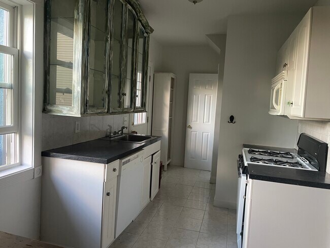 Foto del edificio - 561 Van Duzer St