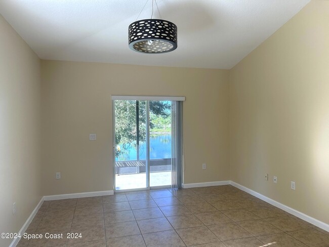 Foto del edificio - 1279 Corbett Ln