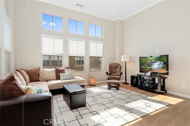 Building Photo - 129 Thornhurst