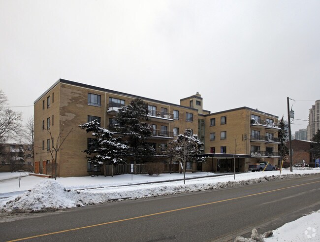 Photo principale - 28-30 Upper Canada Dr