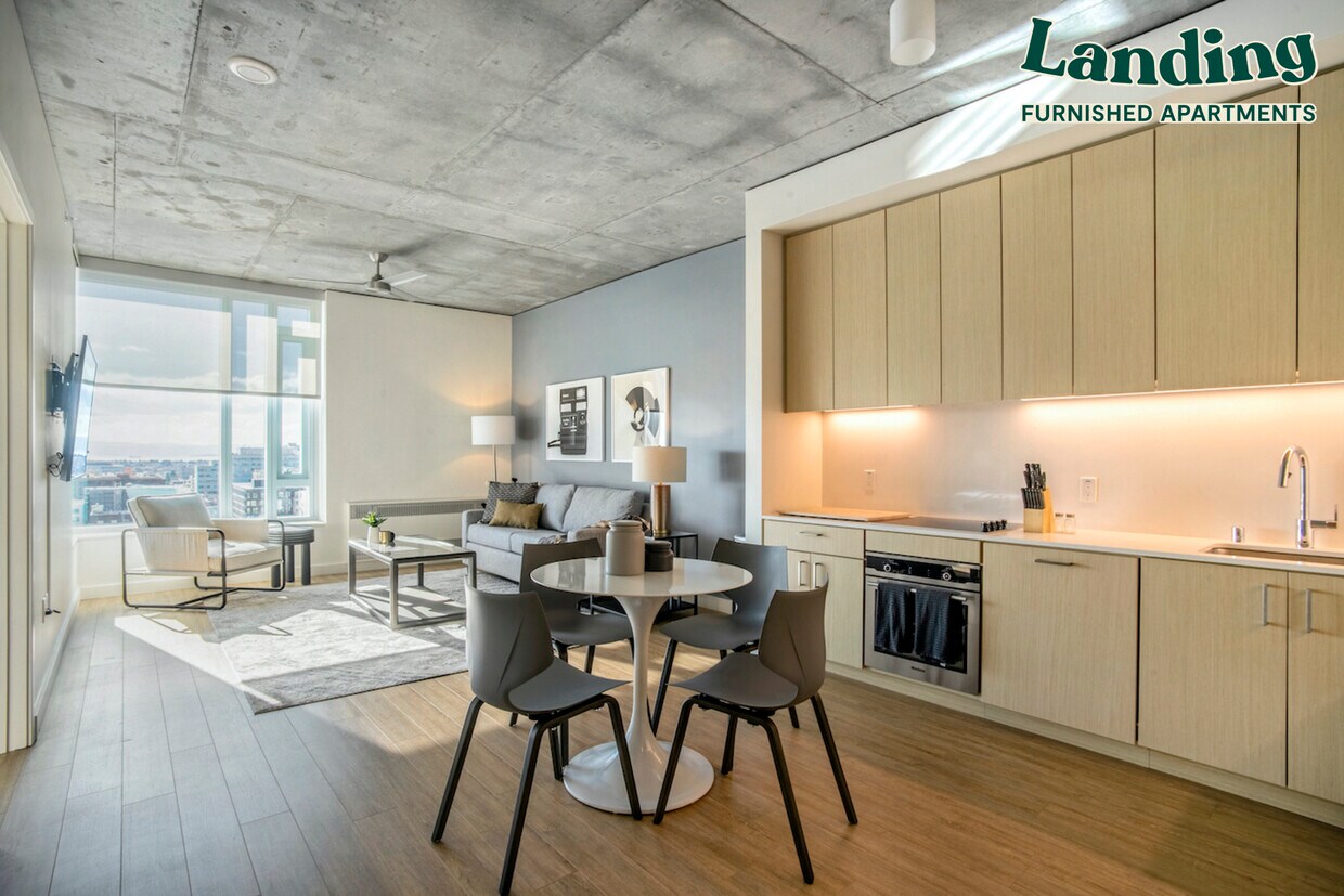 Foto principal - 102 Manatee Ave W