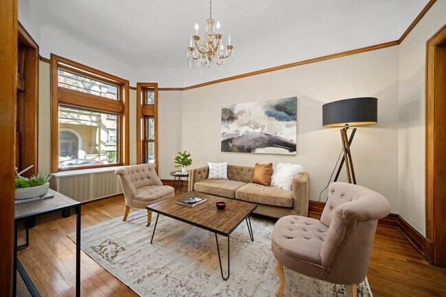 Building Photo - 437 W Roslyn Pl