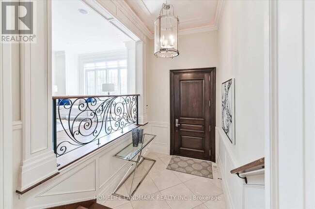 Photo du bâtiment - 382 Empress Ave