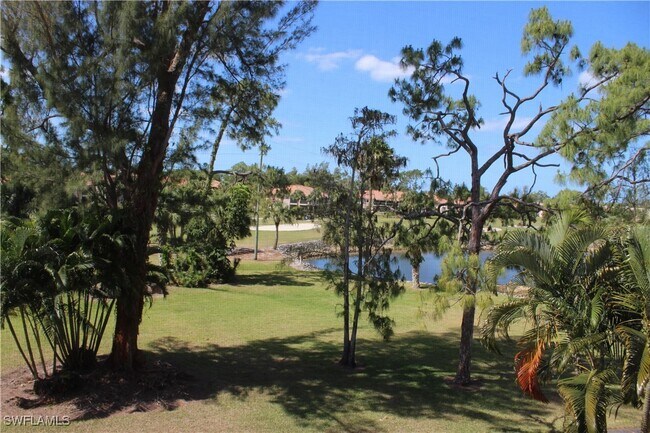 Foto del edificio - 400 Forest Lakes Blvd