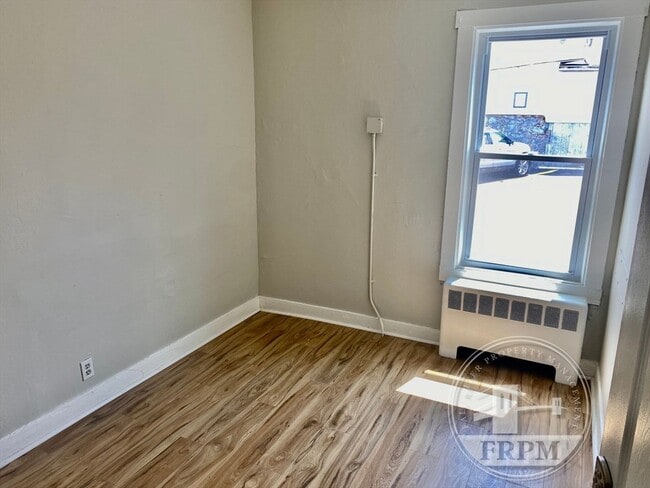 Foto del edificio - 270 4th St