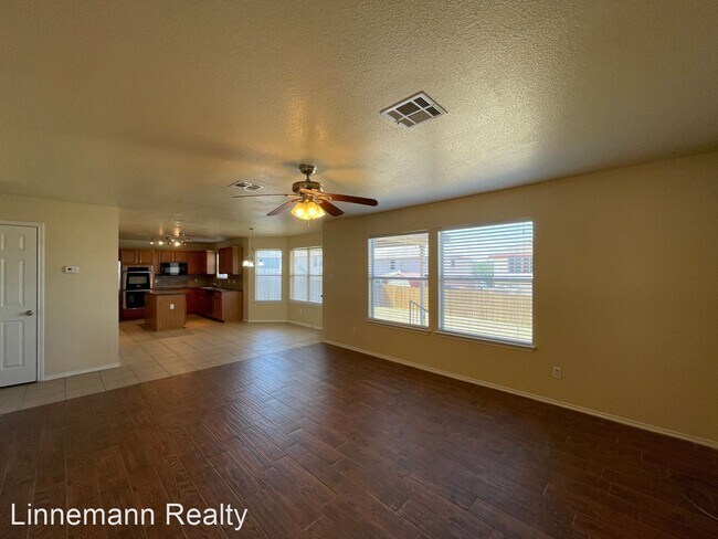 Building Photo - 3 br, 2.5 bath House - 4208 Cessnock Drive