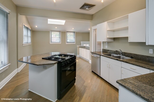 Foto del edificio - 245 S Corona St