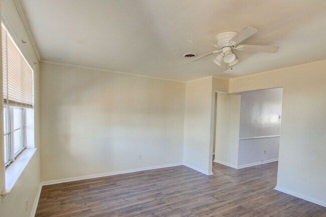 Building Photo - Very Nice Duplex Unit, Indian River