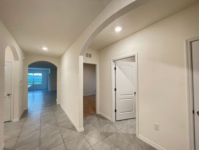 Building Photo - Conservation view, no Rear neighbors Single family house in Davenport!