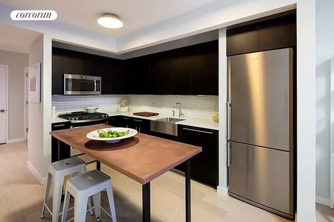 Foto del edificio - 535 W 43rd St