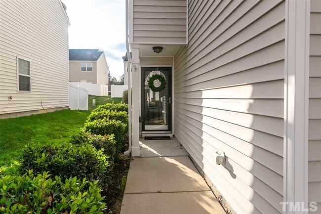 Foto del edificio - Spacious 3BD, 2.5BA Raleigh Townhome with ...