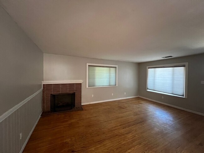 Foto del edificio - Quaint 3 bedroom 2 bathroom home