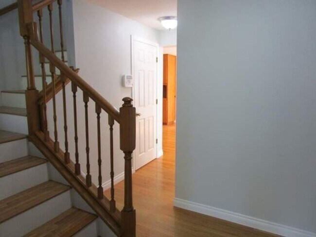 Foto del edificio - 4 Bedroom, 2.5 Bathroom Artondale area home