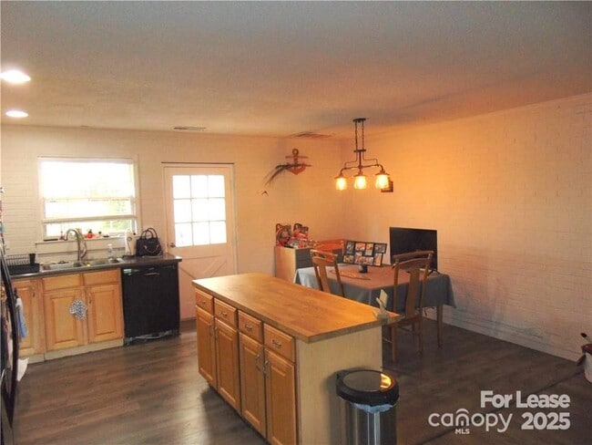 Foto del edificio - 3312 Circles End Cir