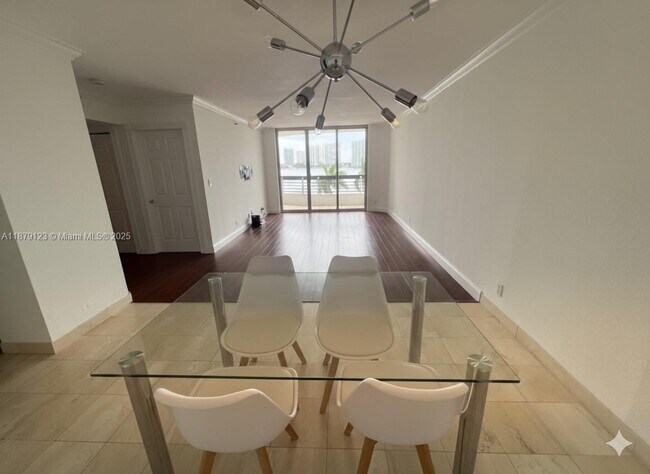 Foto del edificio - 3600 Mystic Pointe Dr