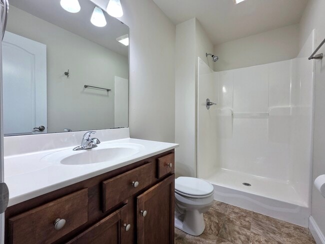 Building Photo - 107 Cedarwood Dr