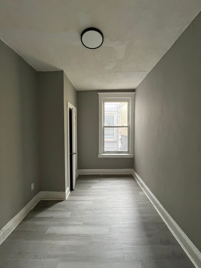 Foto del edificio - 312 Danforth Ave