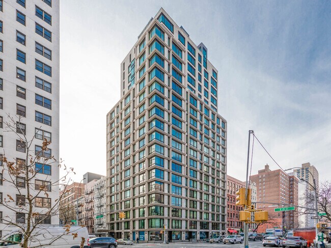 Building Photo - 261 3rd Ave