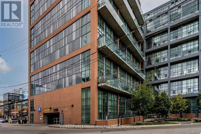 Photo du bâtiment - 5 Hanna Ave