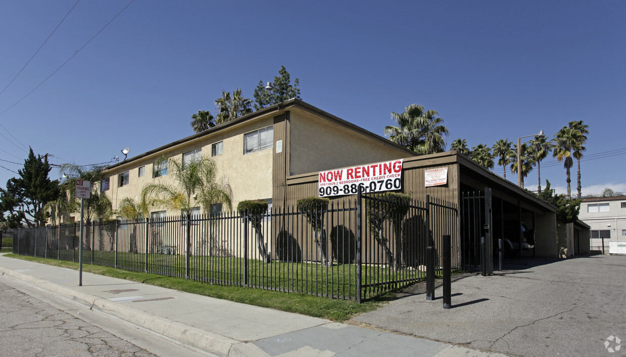 Primary Photo - Cedarwood Apartments