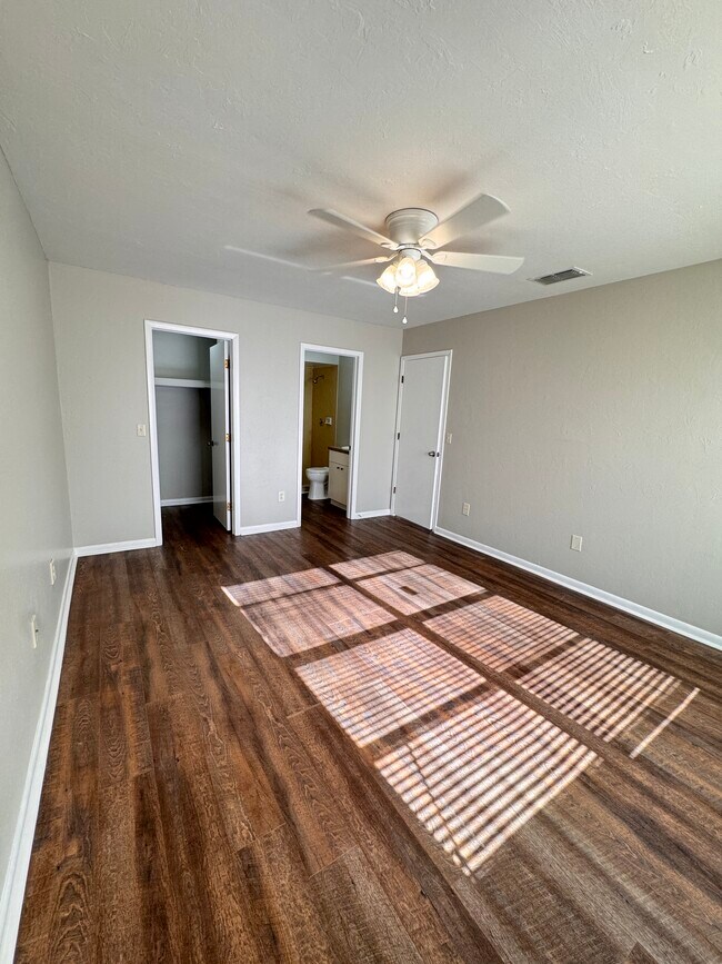 Foto del edificio - 223-225 SE 24th Ave