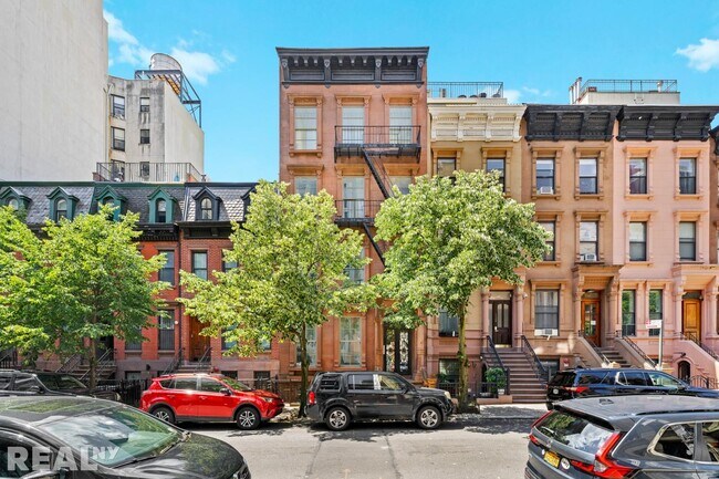 Foto del edificio - 130 W 123rd St