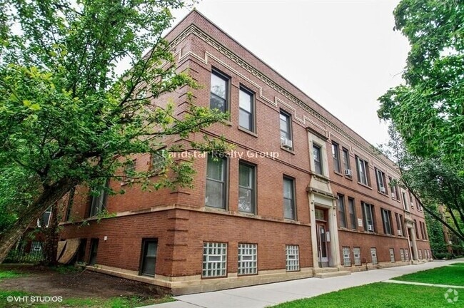 Building Photo - 1314 W Waveland Ave