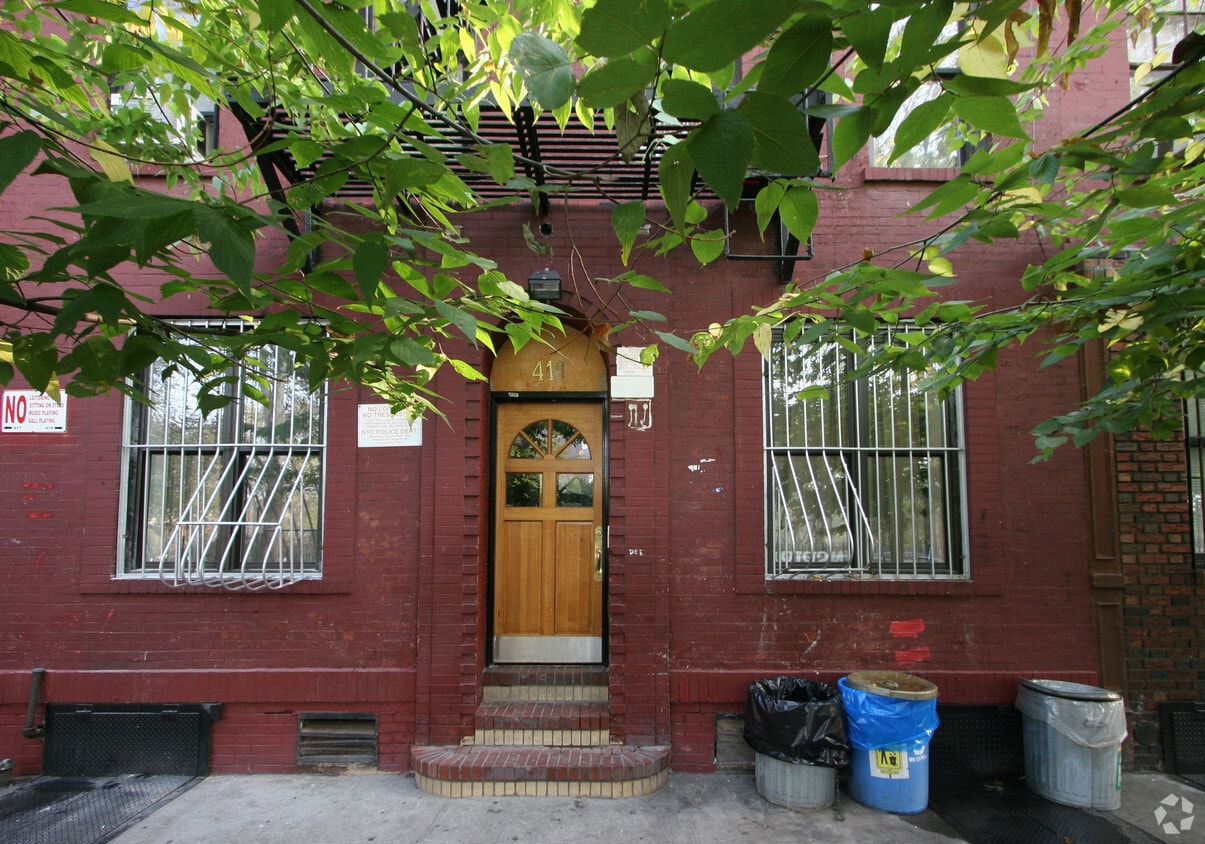 Building Photo - 419 E 114th St