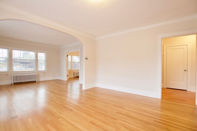 Rain City - Rain City Apartment