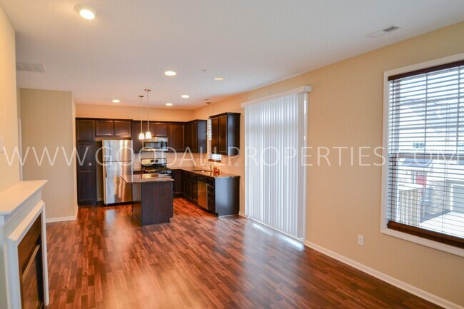 Foto del edificio - 2 Bedroom 2.5 Bath Town House near Jordan ...