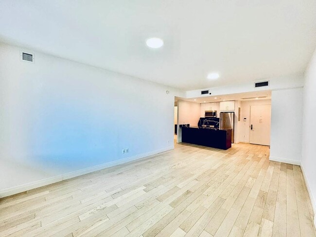 Foto del edificio - 3128 Henry Hudson Parkway East