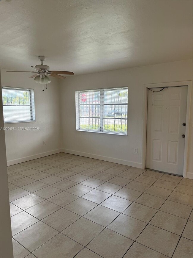 Foto del edificio - 2910 NW 92nd St