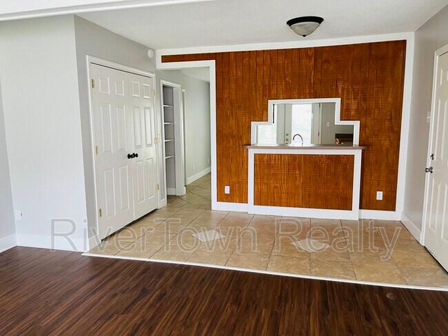 Building Photo - 3867 Macon Rd