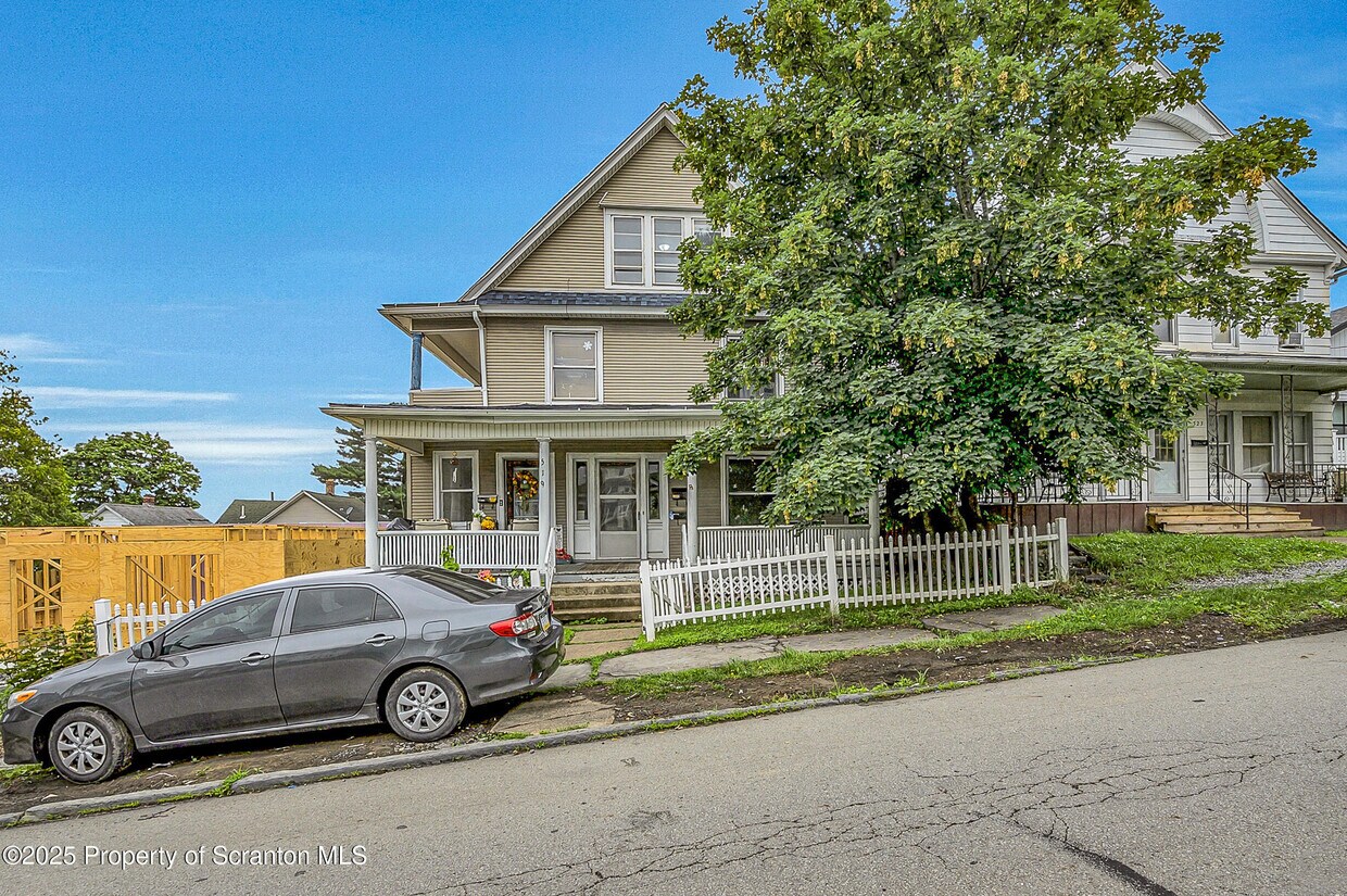 Foto principal - 519 Harrison Ave