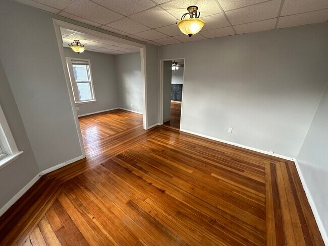 Building Photo - 28 McClure Pl