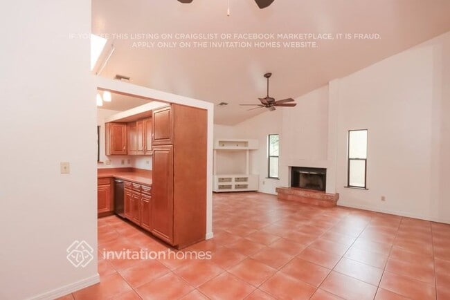 Foto del edificio - 2234 E Florian Ave