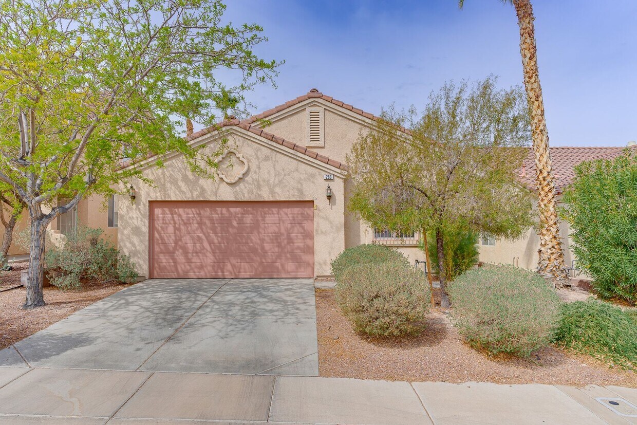 Primary Photo - CHARMING 3BEDROOM SINGLE STORY 89012