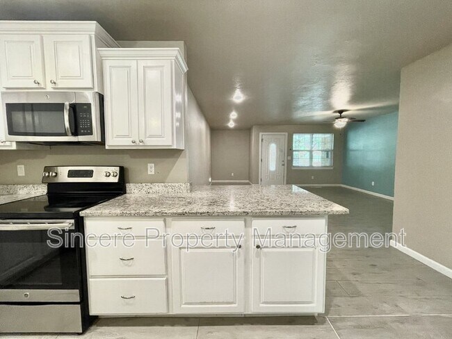 Foto del edificio - 120 N Ranchwood Blvd