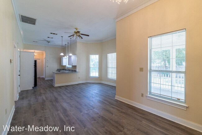 Building Photo - 3 br, 1.5 bath House - 1211 South Main Avenue