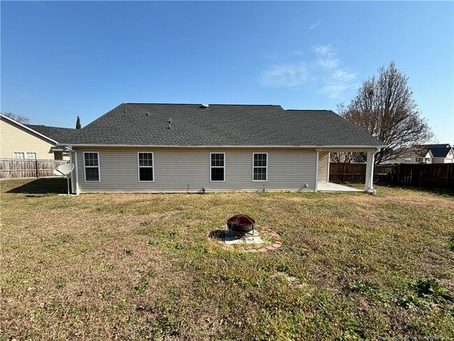 Foto del edificio - 7819 Rosewood Ave