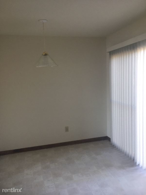 Building Photo - 1002 Westover Dr